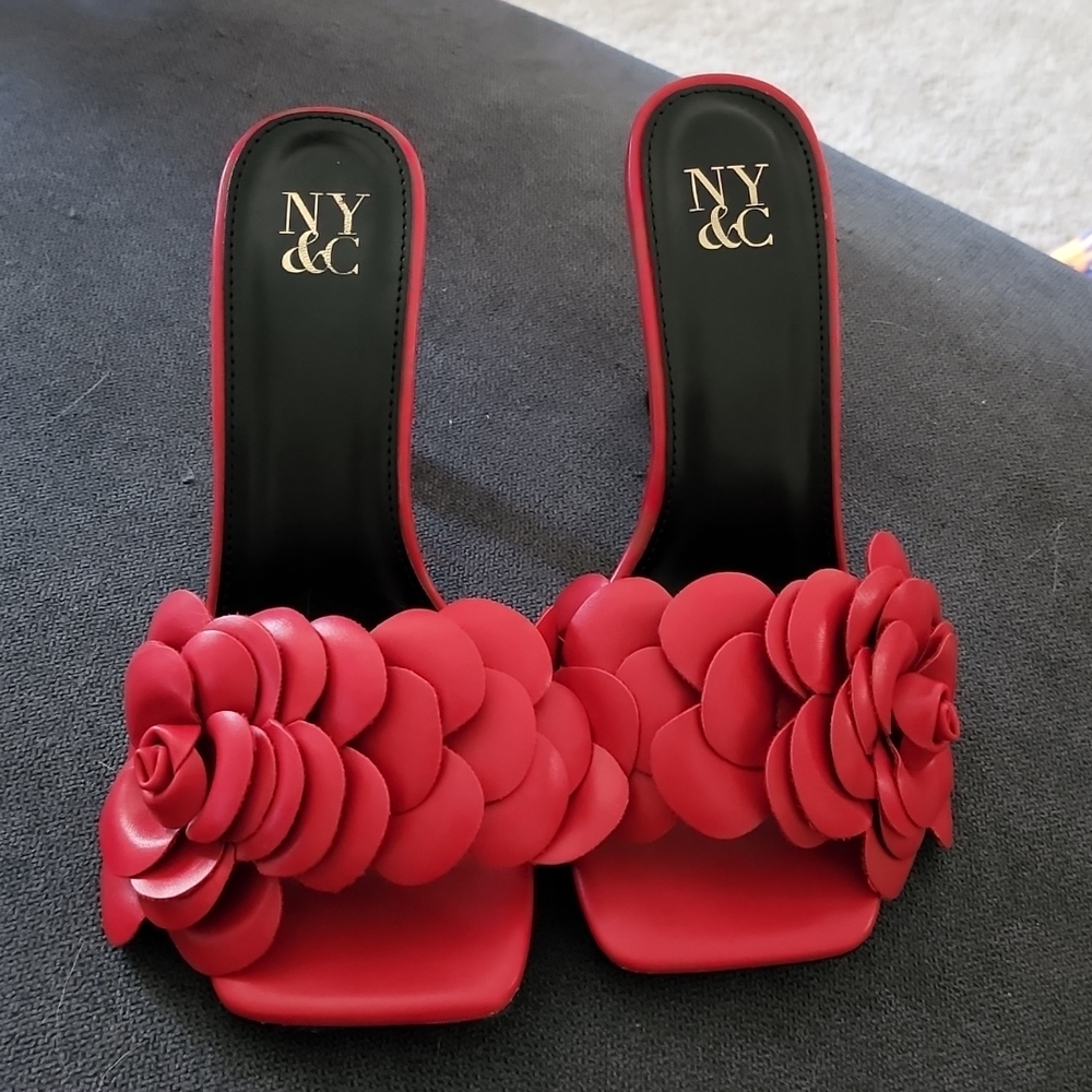 Ny&c red size 7 heels